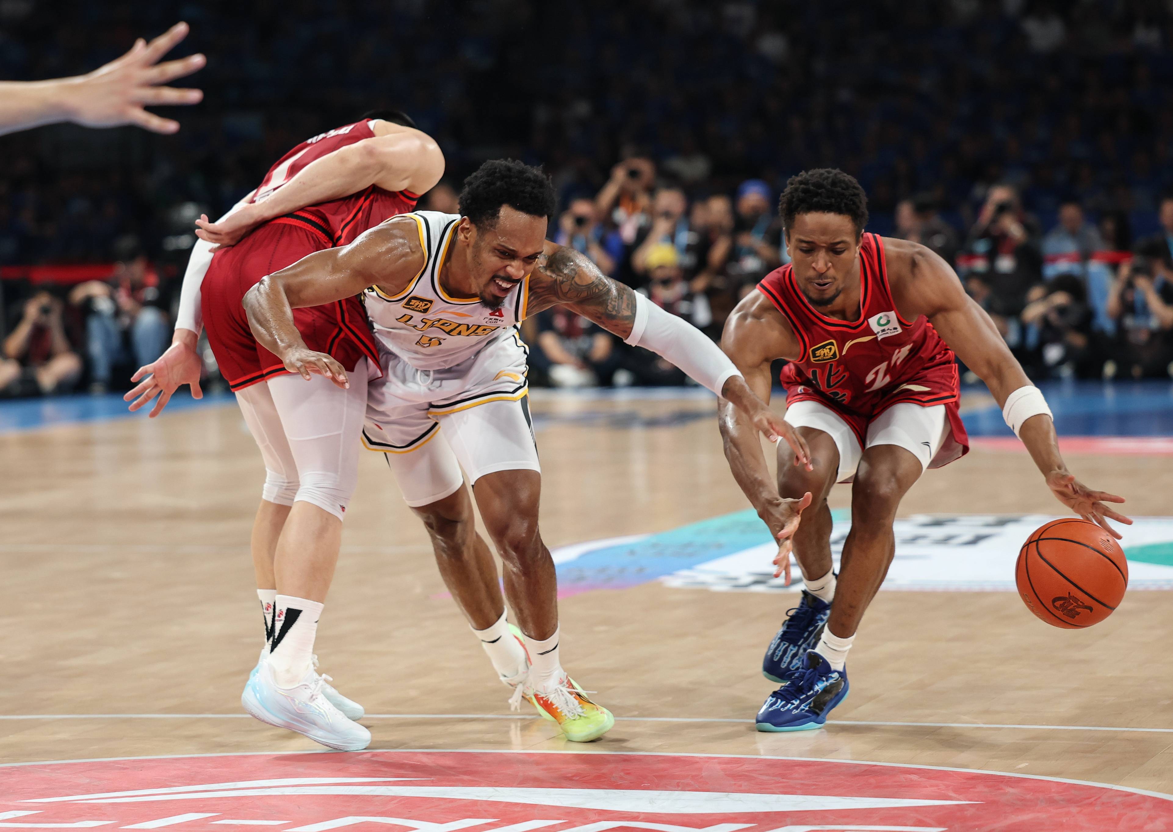 广厦男篮训练开放日；关键时刻造点机会引欢呼；NBA总决赛在即；训练强度明显提升的简单介绍-lol比赛竞猜平台